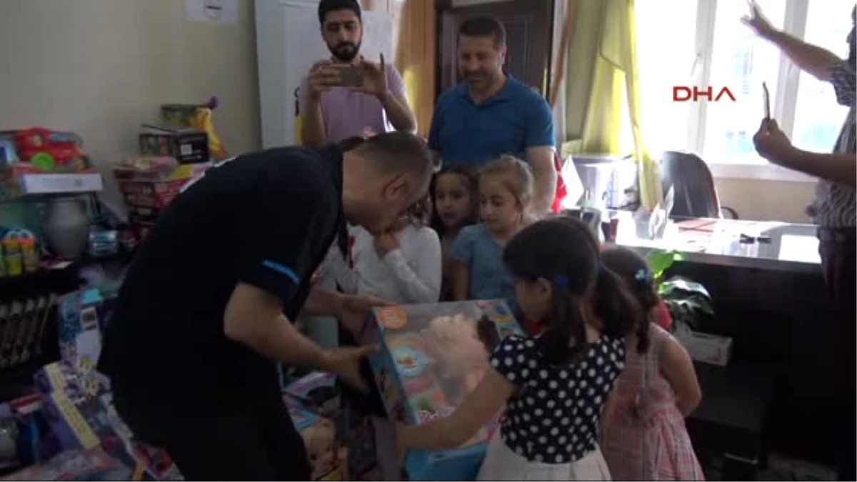 Reyhanlı Suriyeli Yetim Çocuklara Oyuncak