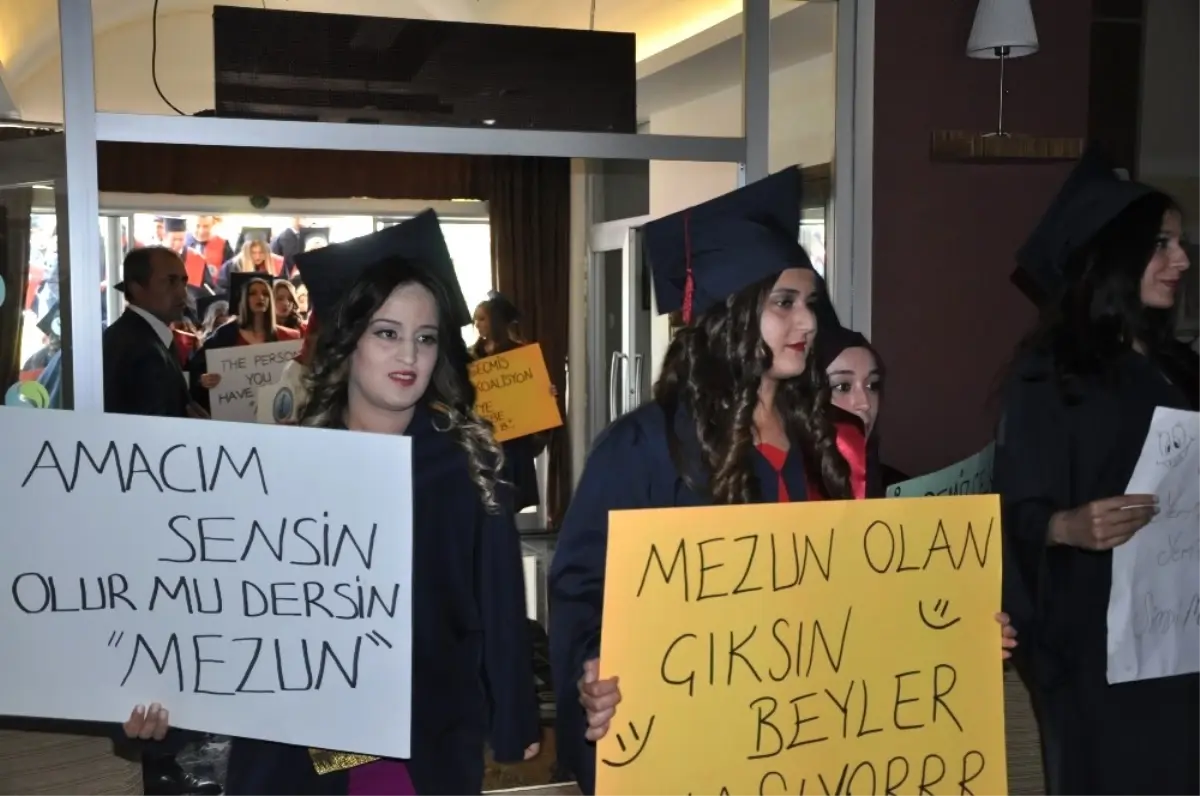 Sandıklı Meslek Yüksekokulunda Mezuniyet Coşkusu