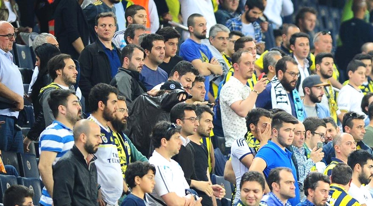Taraftarlar Futbolcuları Protesto Etti
