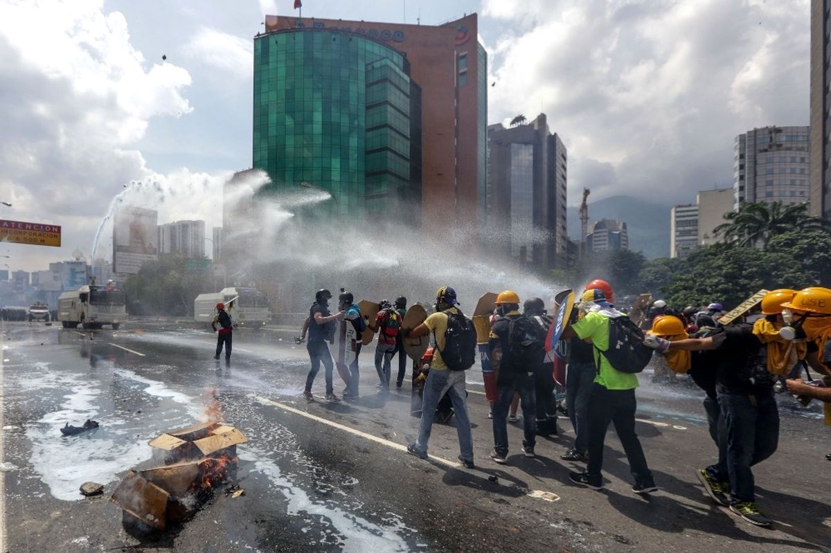 Venezuela\'da Yaşlılar Sokağa Döküldü