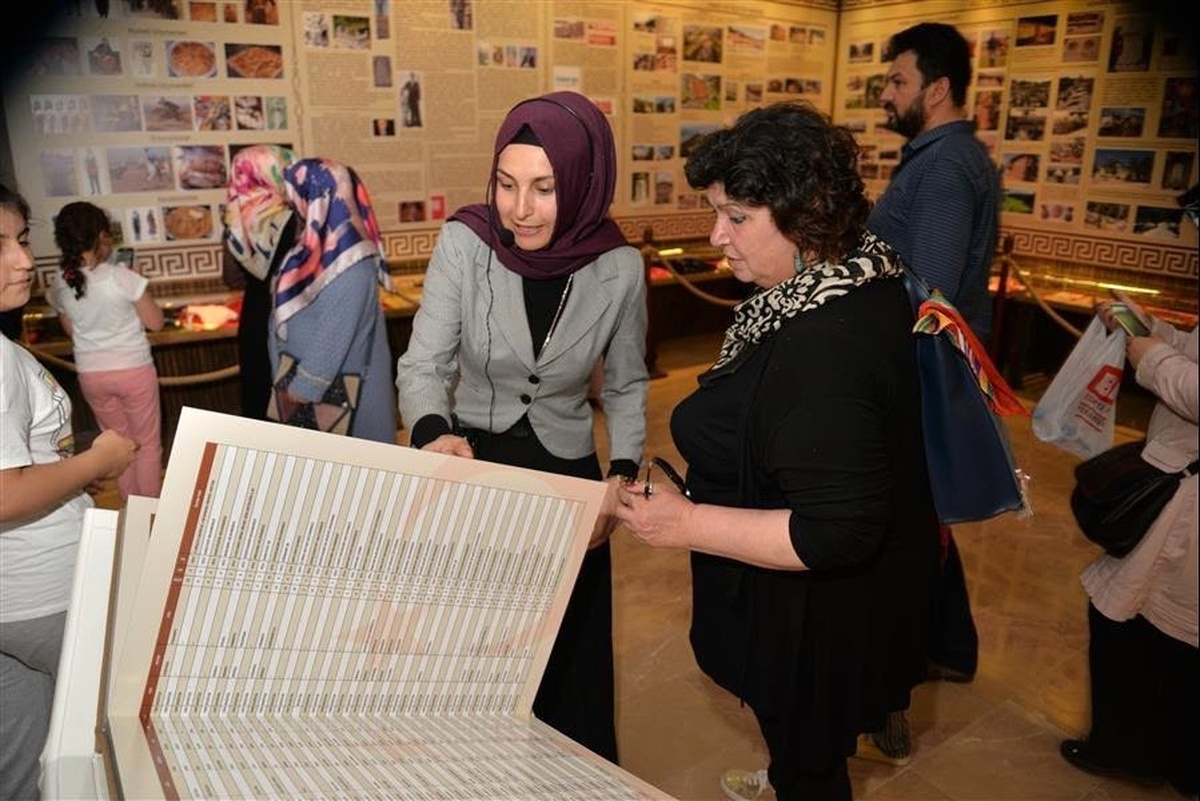63 Anne ve Çocuğundan Osmanlı\'nın Kalbine Yolculuk