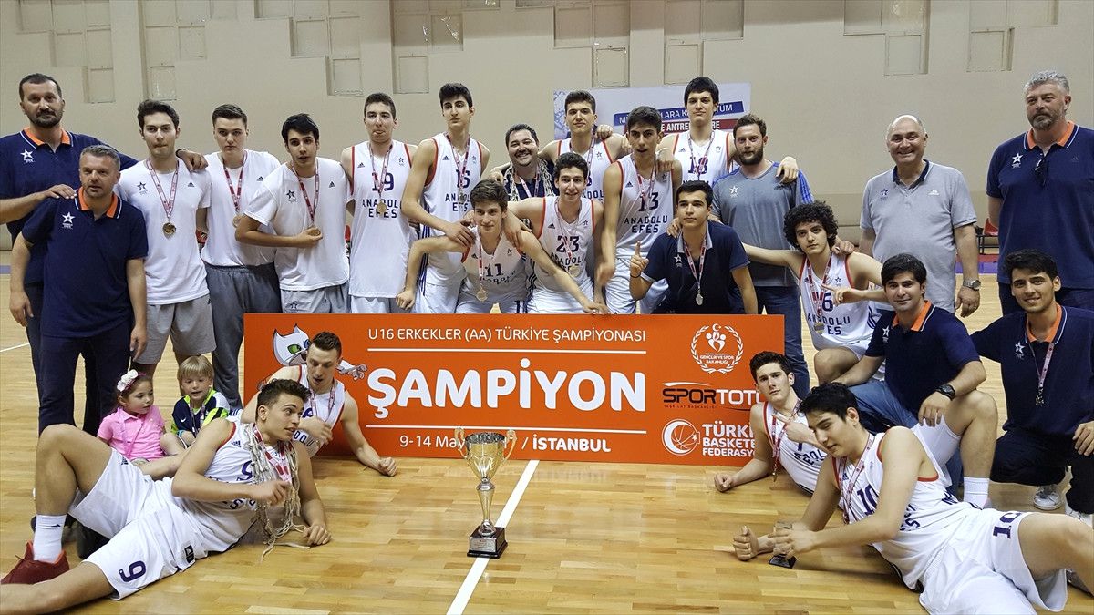 Anadolu Efes, Yıldızlar Kategorisinde Türkiye Şampiyonu Oldu
