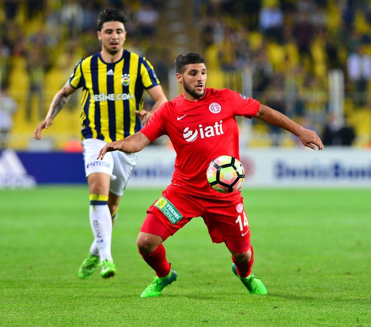 Antalyaspor\'da 2 Oyuncu Cezalı Duruma Düştü