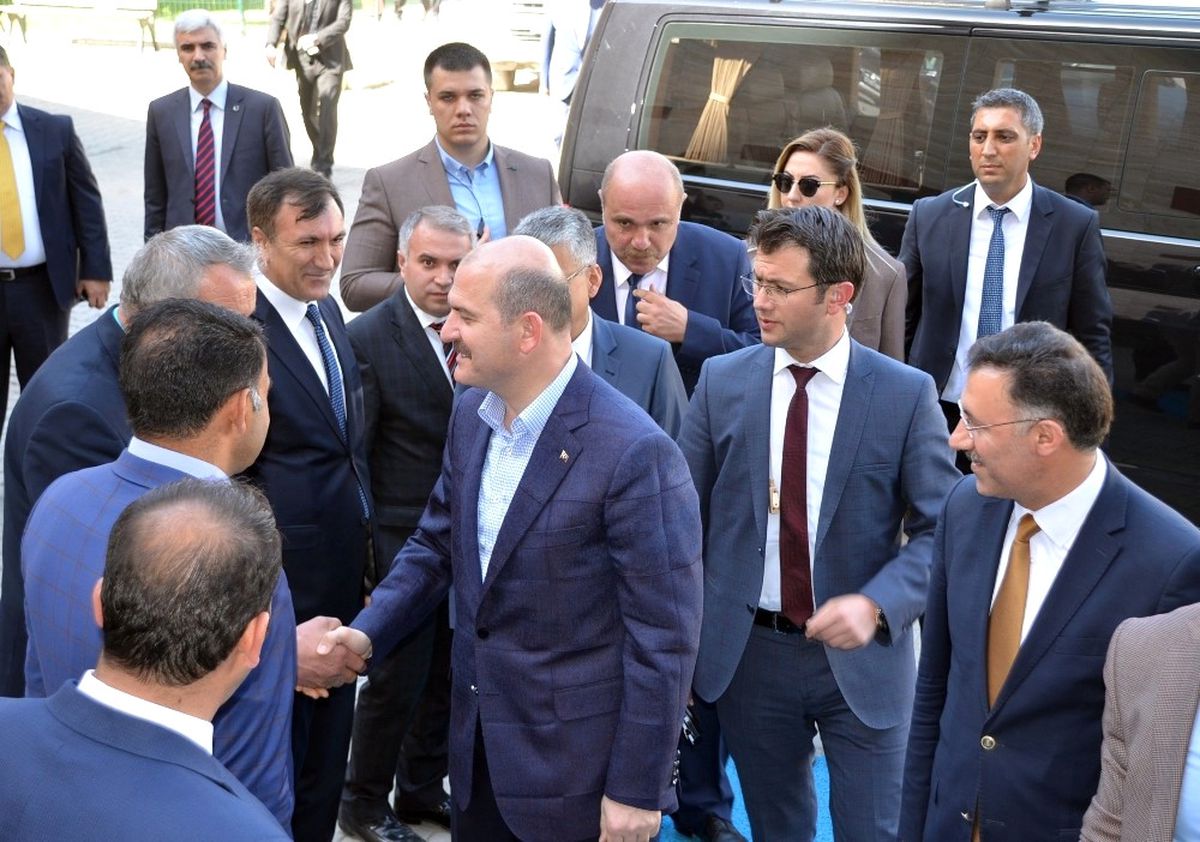 Bakan Soylu Iğdır\'da Muhtarlarla Bir Araya Geldi