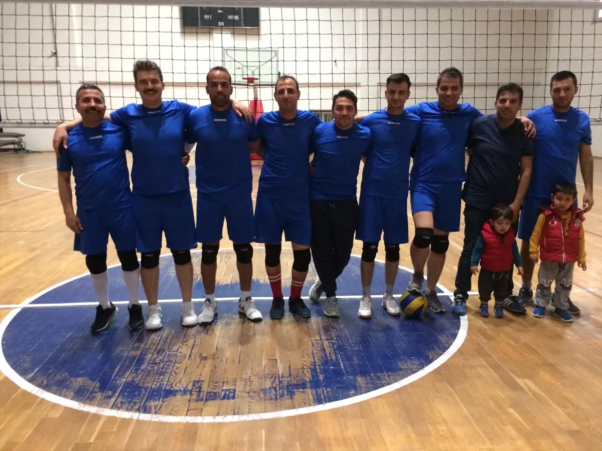 Dinar\'da Voleybol Turnuvası