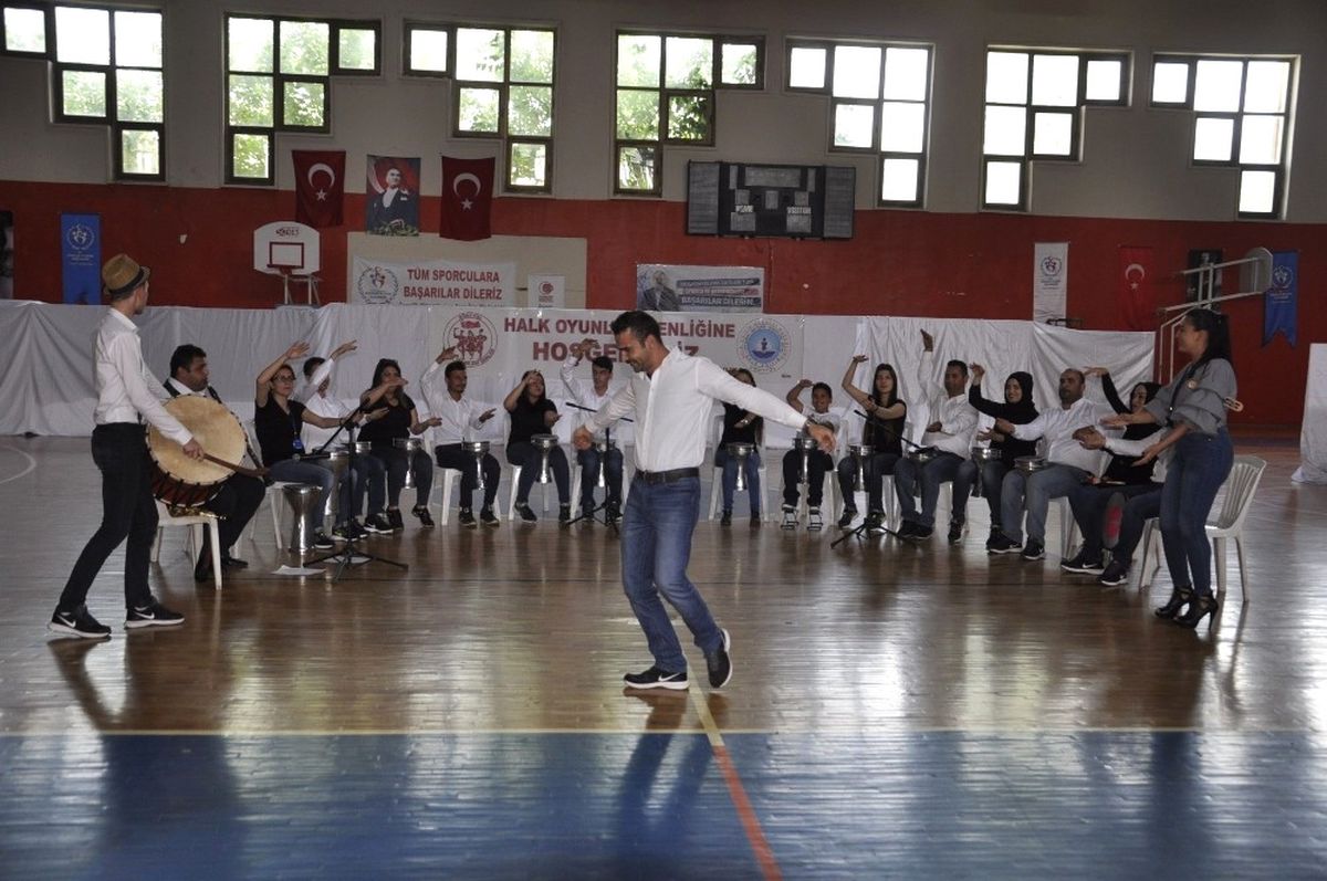 Dörtyol\'da Halk Oyunları Şenliği