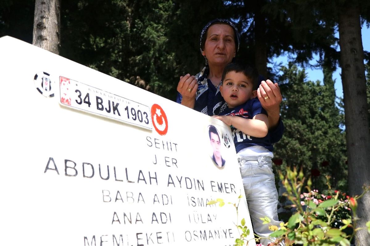Edirnekapı Şehitliği\'nde Hüzünlü Anneler Günü