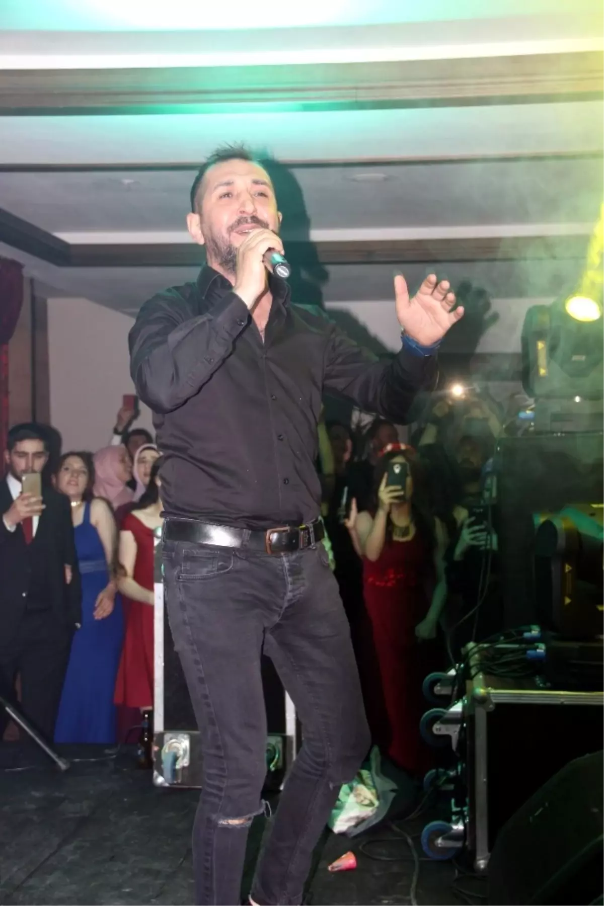 Ersan Er: "Türkiye\'de Üç Ayda Bir Sanatçı Harcanıyor"