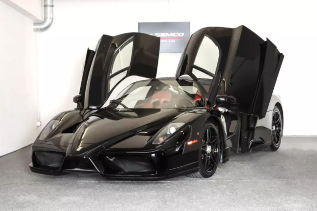 Ferrari\'nin Ender Bulunan Modeli Enzo, 2,4 Milyon Dolara Satışa Çıktı