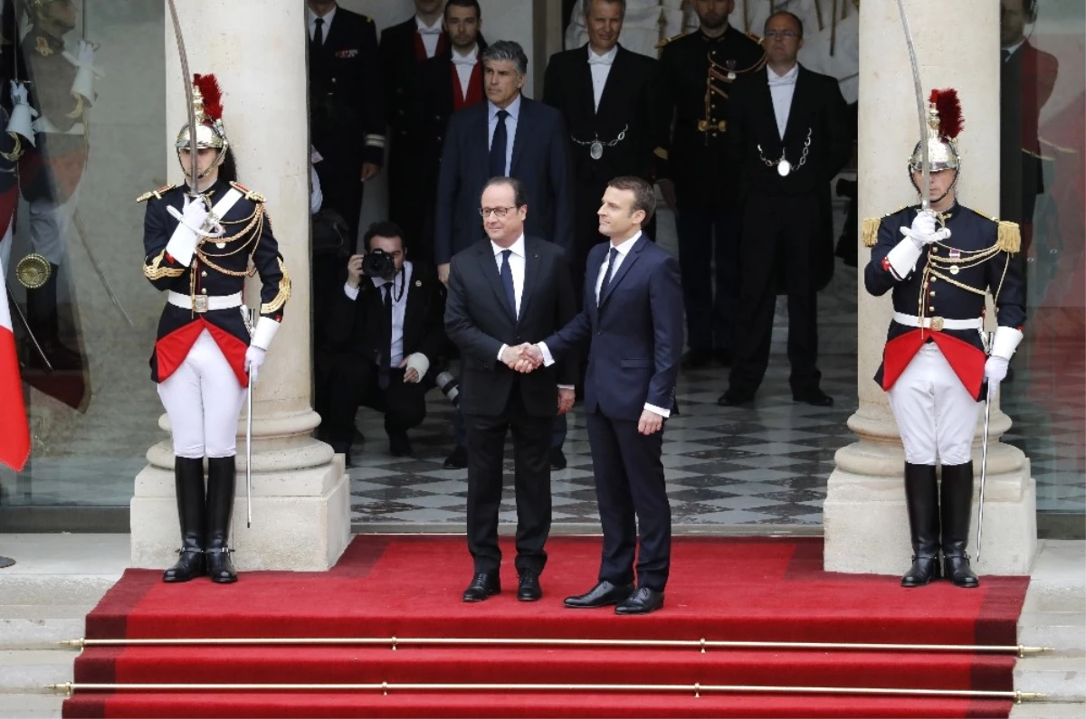 Fransa\'nın Çiçeği Burnunda Cumhurbaşkanı Görevi Devraldı