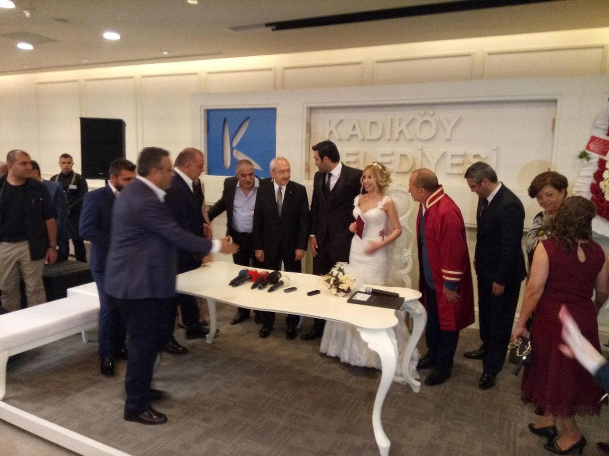 Kılıçdaroğlu Nikah Şahidi Oldu