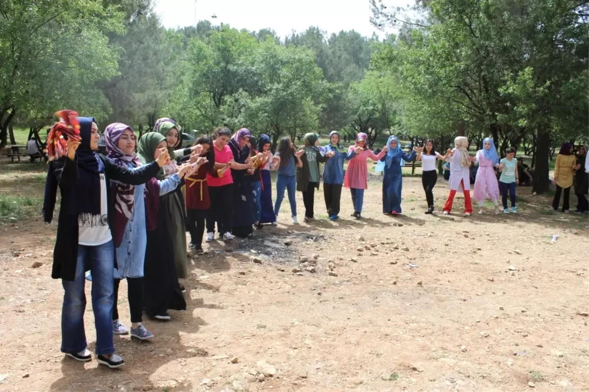 Öğrenciler ile Polisler Piknikte Buluştu