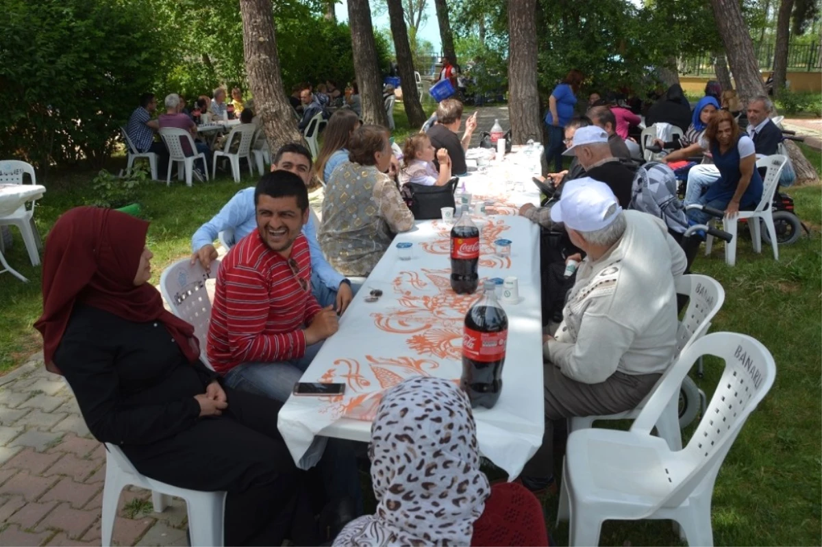 Sekomer Engelliler Haftası Kapsamında Piknik Düzenledi
