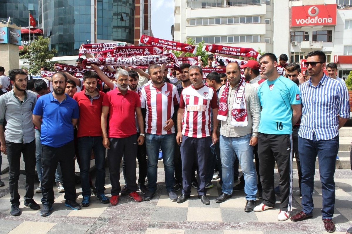 Taraftarlardan Elazığspor\'a Destek Çağrısı