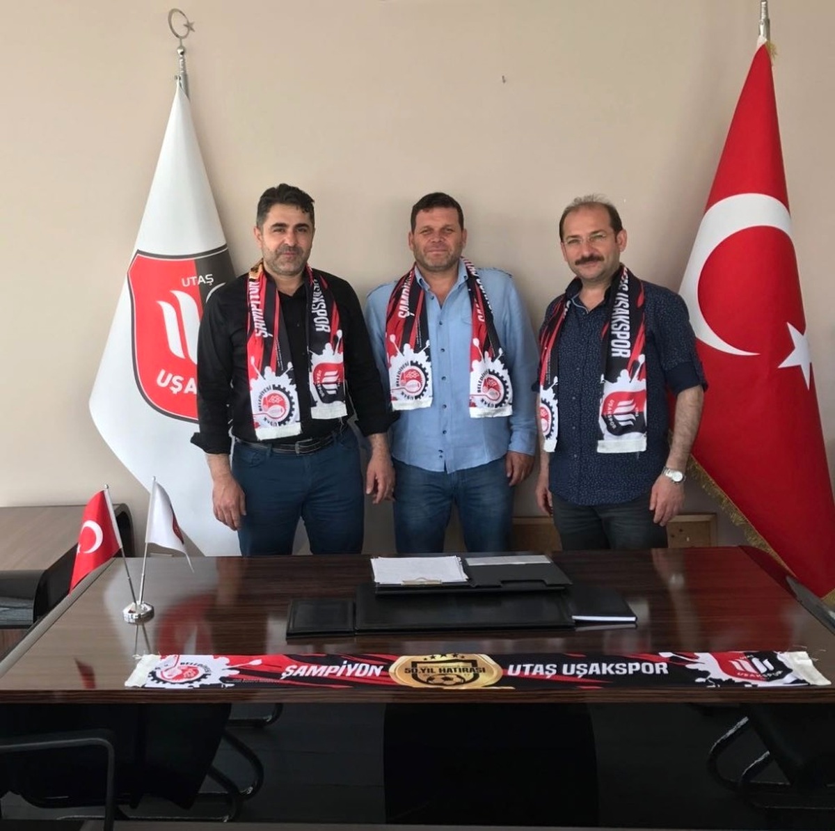 Utaş Uşakspor\'un Yeni Teknik Direktörü Hakan Şapçı Oldu