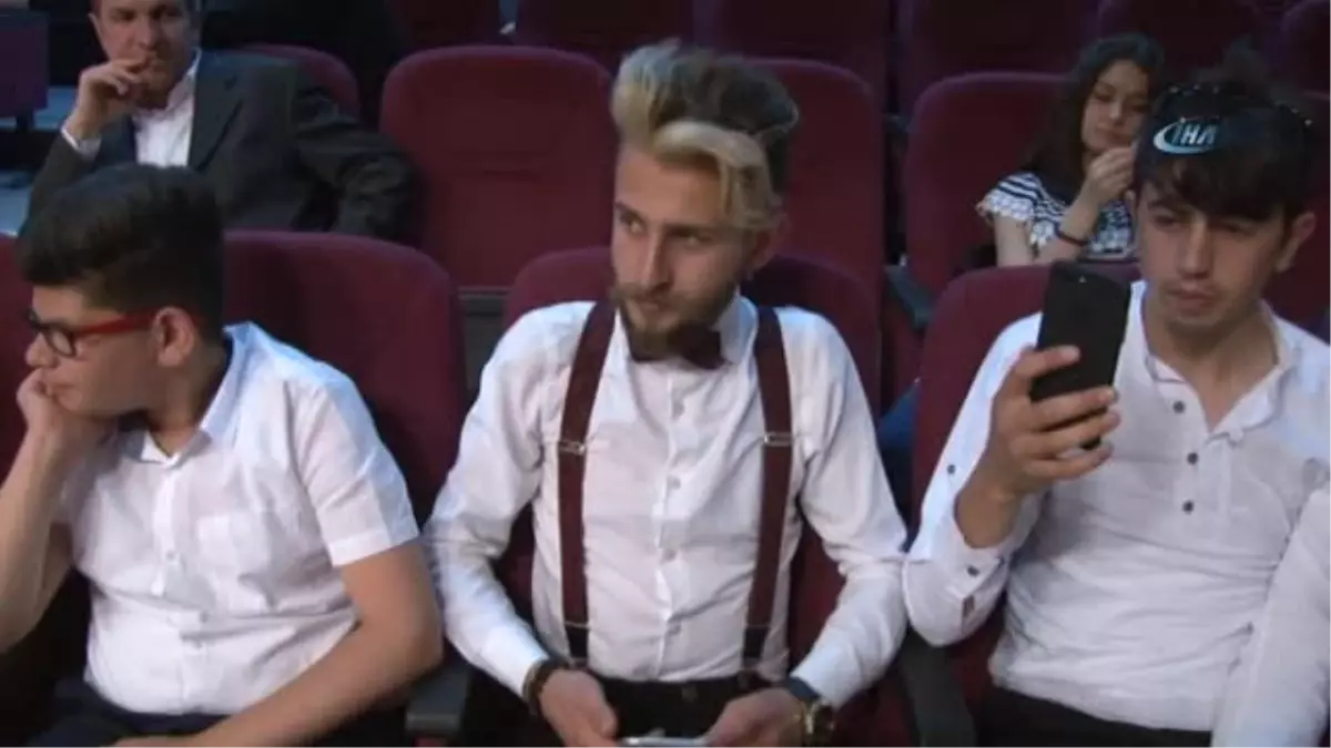 2017 Yılının Erkek Saç Modeli: "Önleri Uzun ve Kabarık"