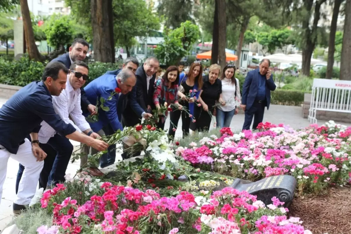 Ak Partili Delican, Anneler Günü\'nü Zübeyde Ana\'nın Huzurunda Kutladı