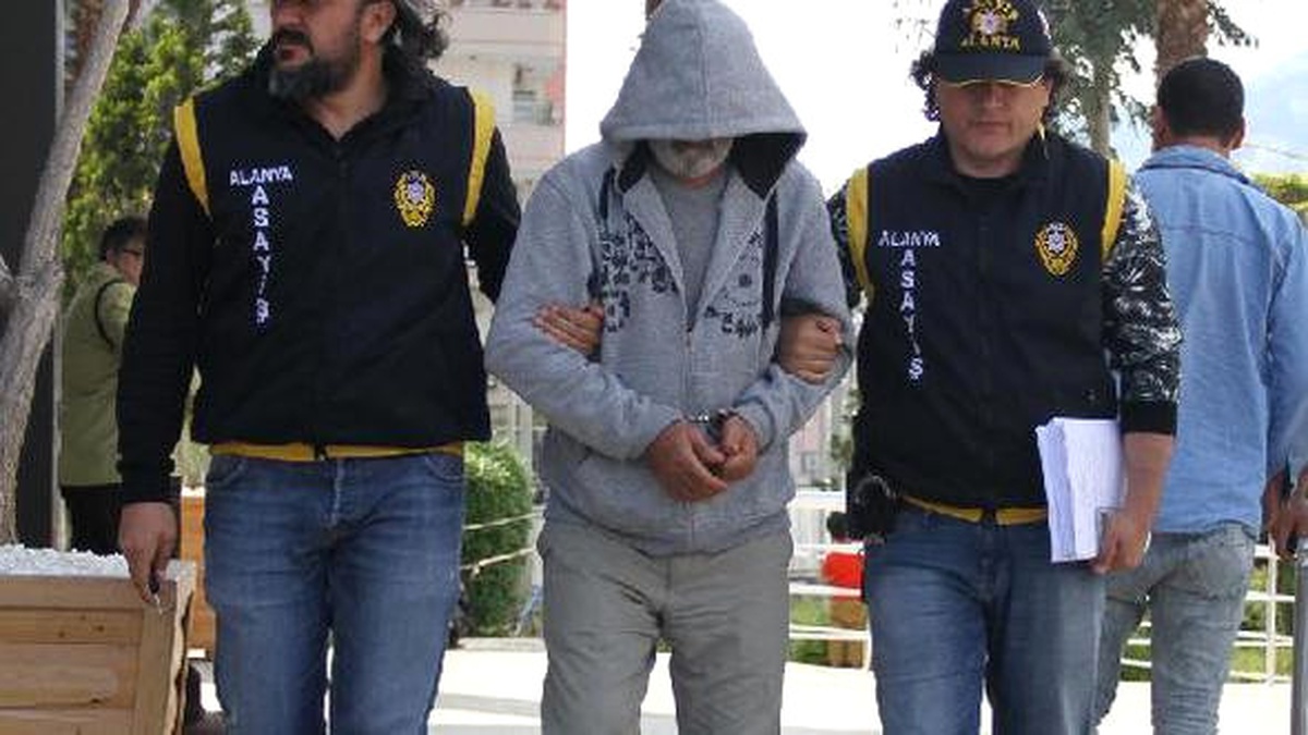 Alanya\'da 7 Ayrı Suçtan Aranan Şüpheli Yakalandı