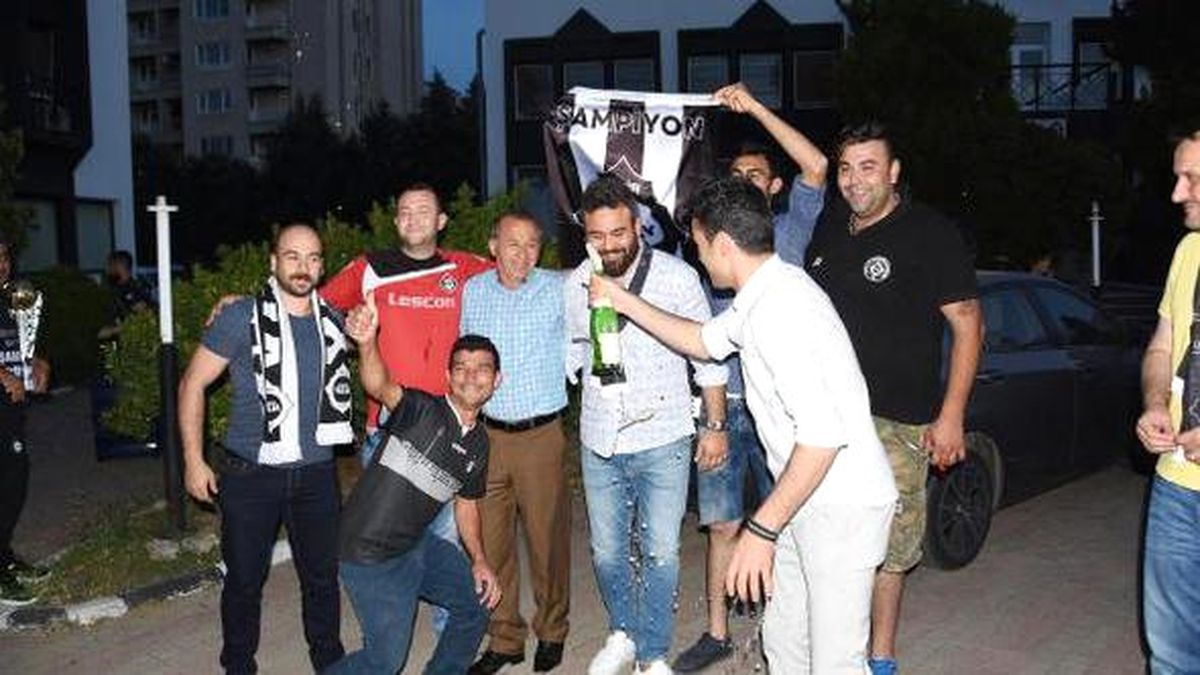 Altay\'a Coşkulu Karşılama