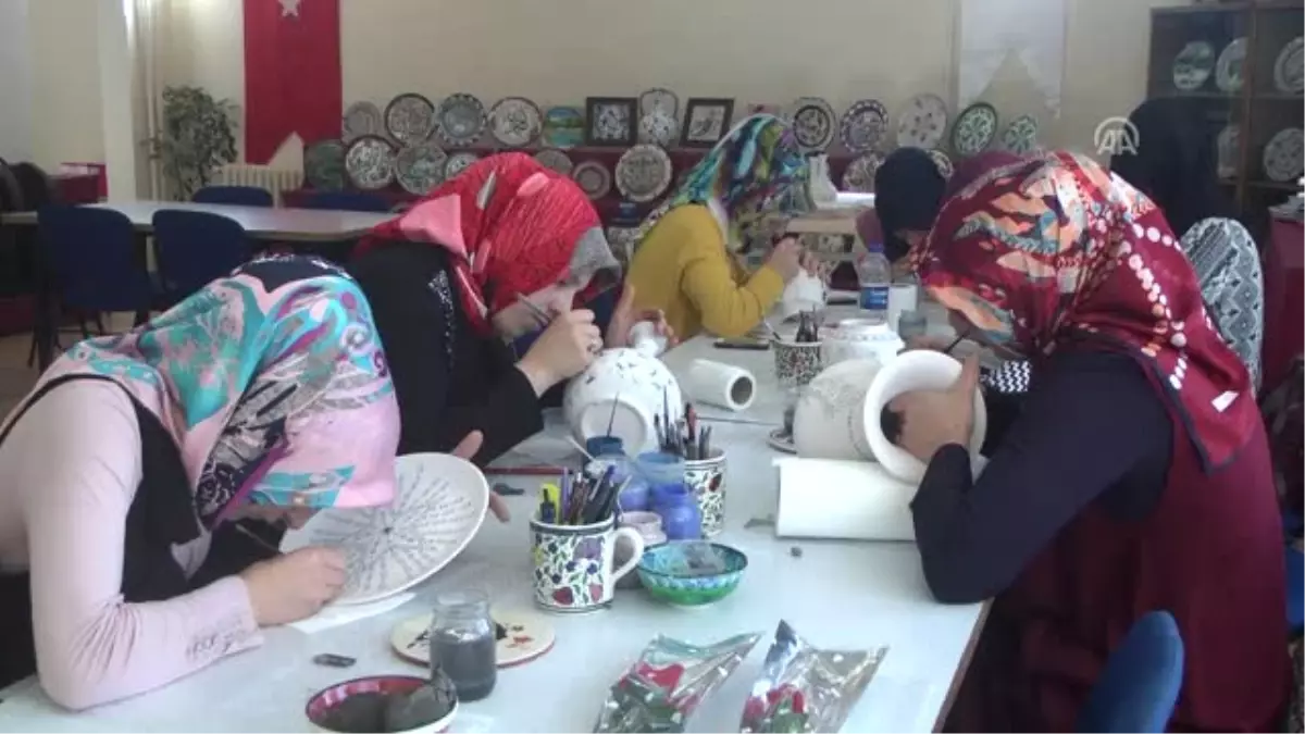 Aydıntepeli Kadınlar Çini Işlemeciliğiyle Üretime Katılıyor