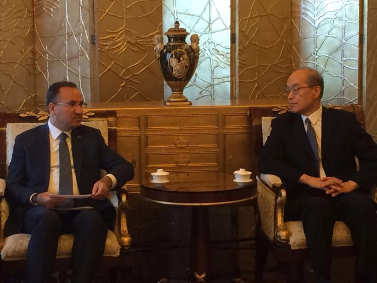 Bakan Bozdağ Çin\'den Fetö\'cülerin Iadesini Istedi