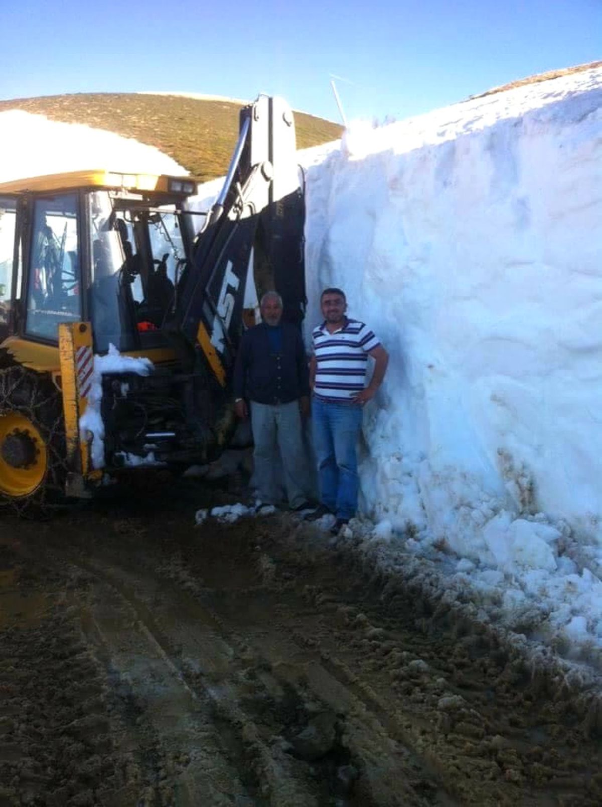 Doğu Karadeniz\'de Karla Mücadele Devam Ediyor