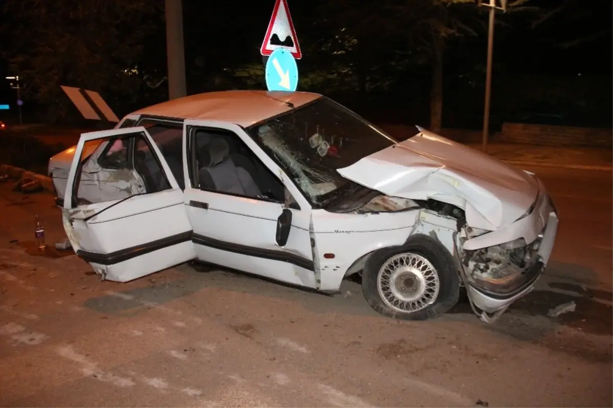 Elazığ\'da Trafik Kazası: 4 Yaralı