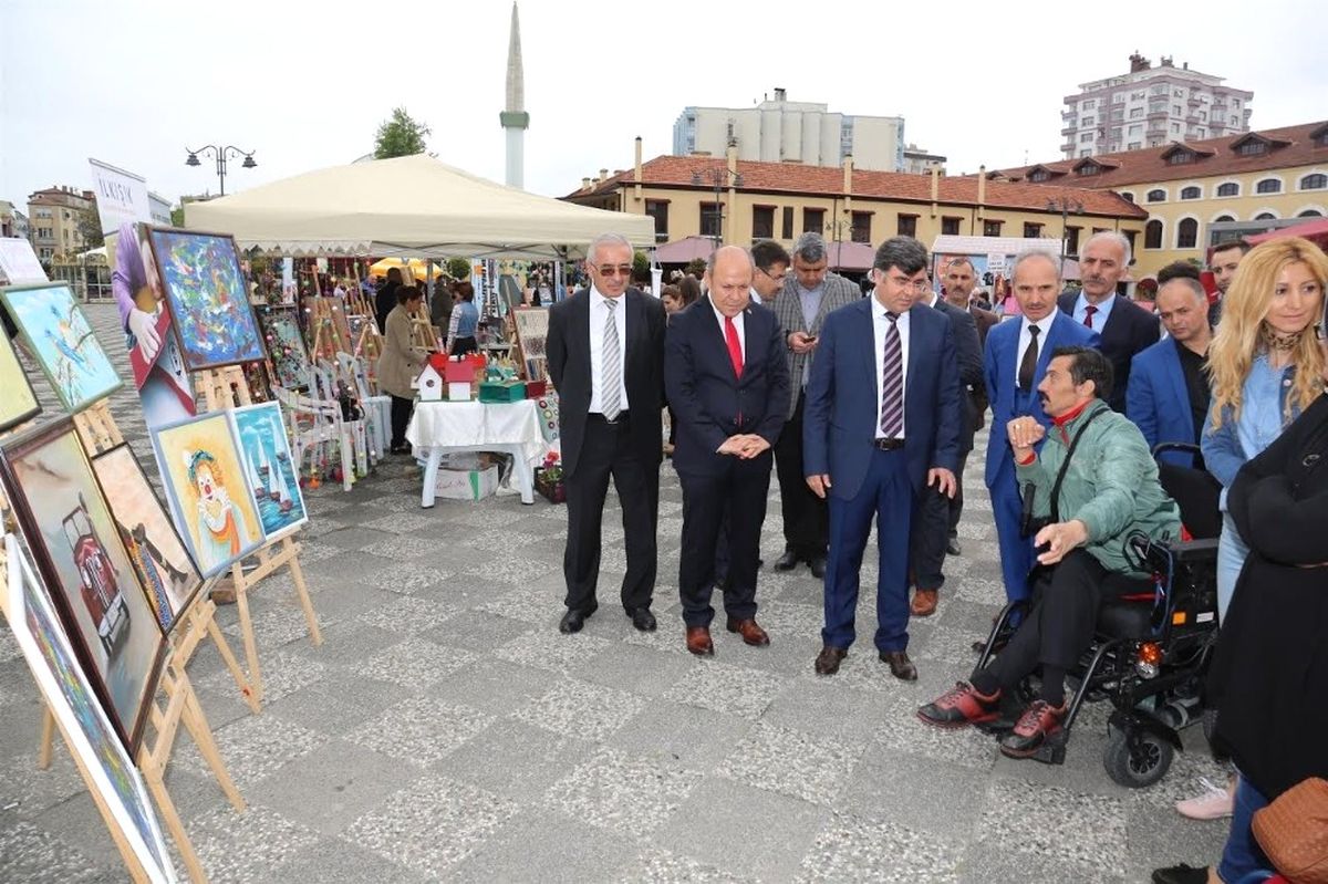 Engelliler Emeklerini Sergiledi