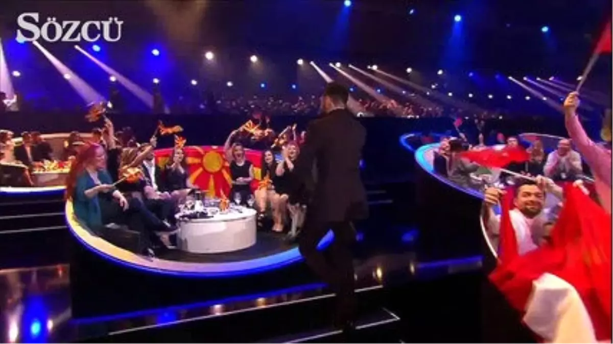 Eurovision\'da Makedon Şarkıcıya Evlilik Teklifi