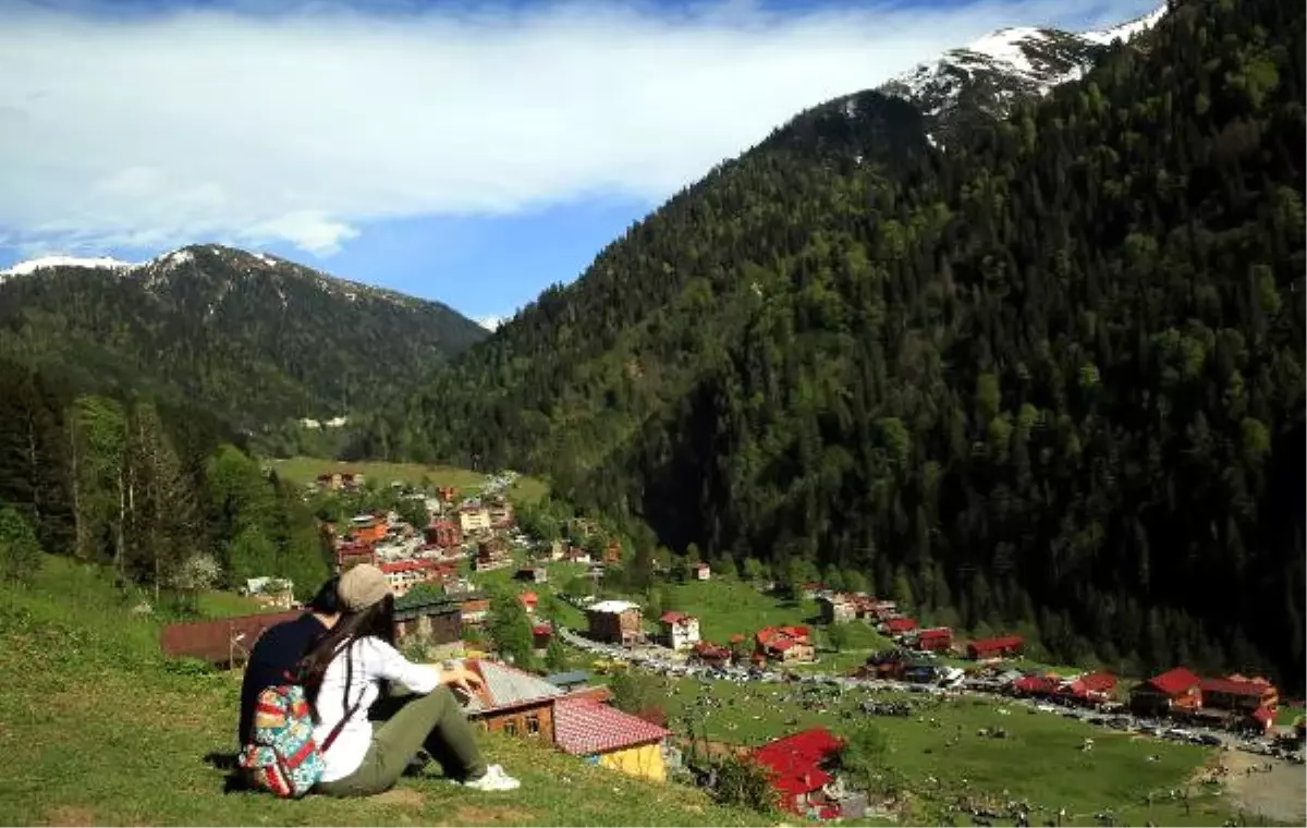 Fırtına Vadisi ve Ayder Yaylası\'na Turist Akını