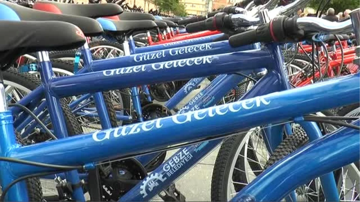 Gebze Belediyesi Beşinci Sınıflara 8 Bin 500 Bisiklet Dağıttı