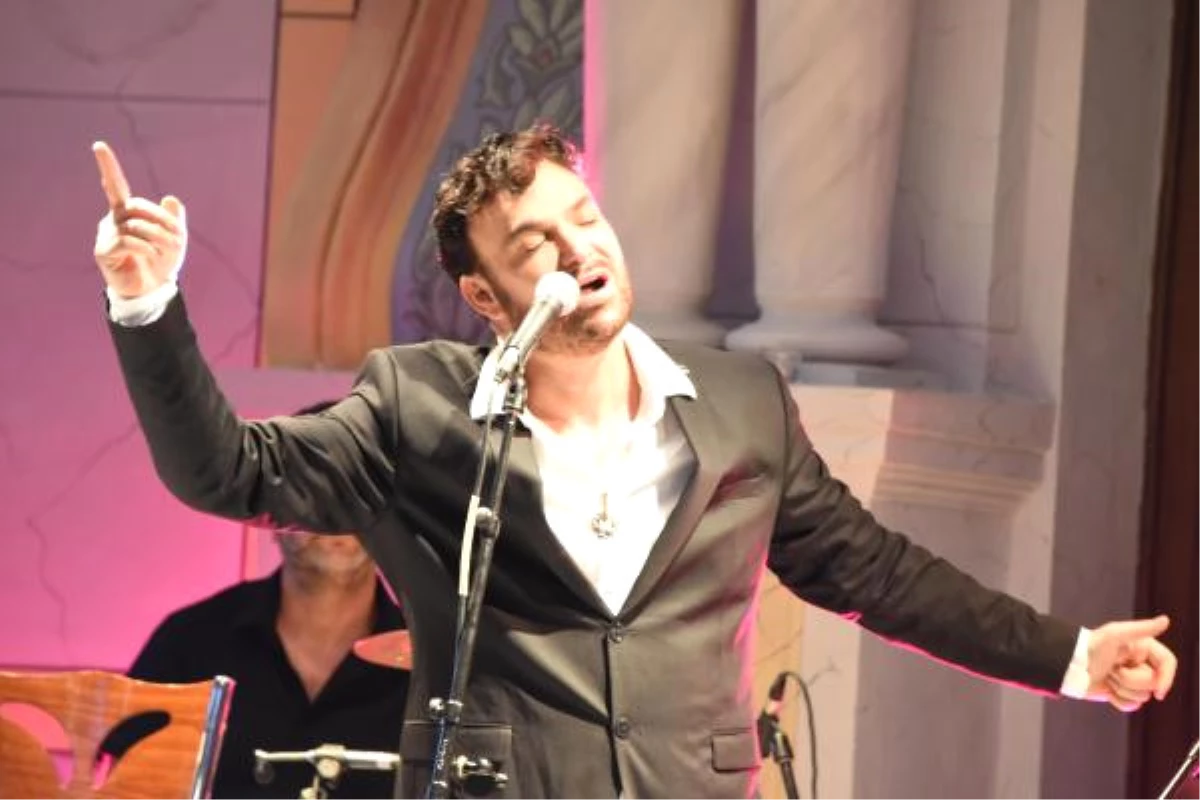 İsrailli Şarkıcı David D\'eor, Edirne Sinagogunda Konser Verdi