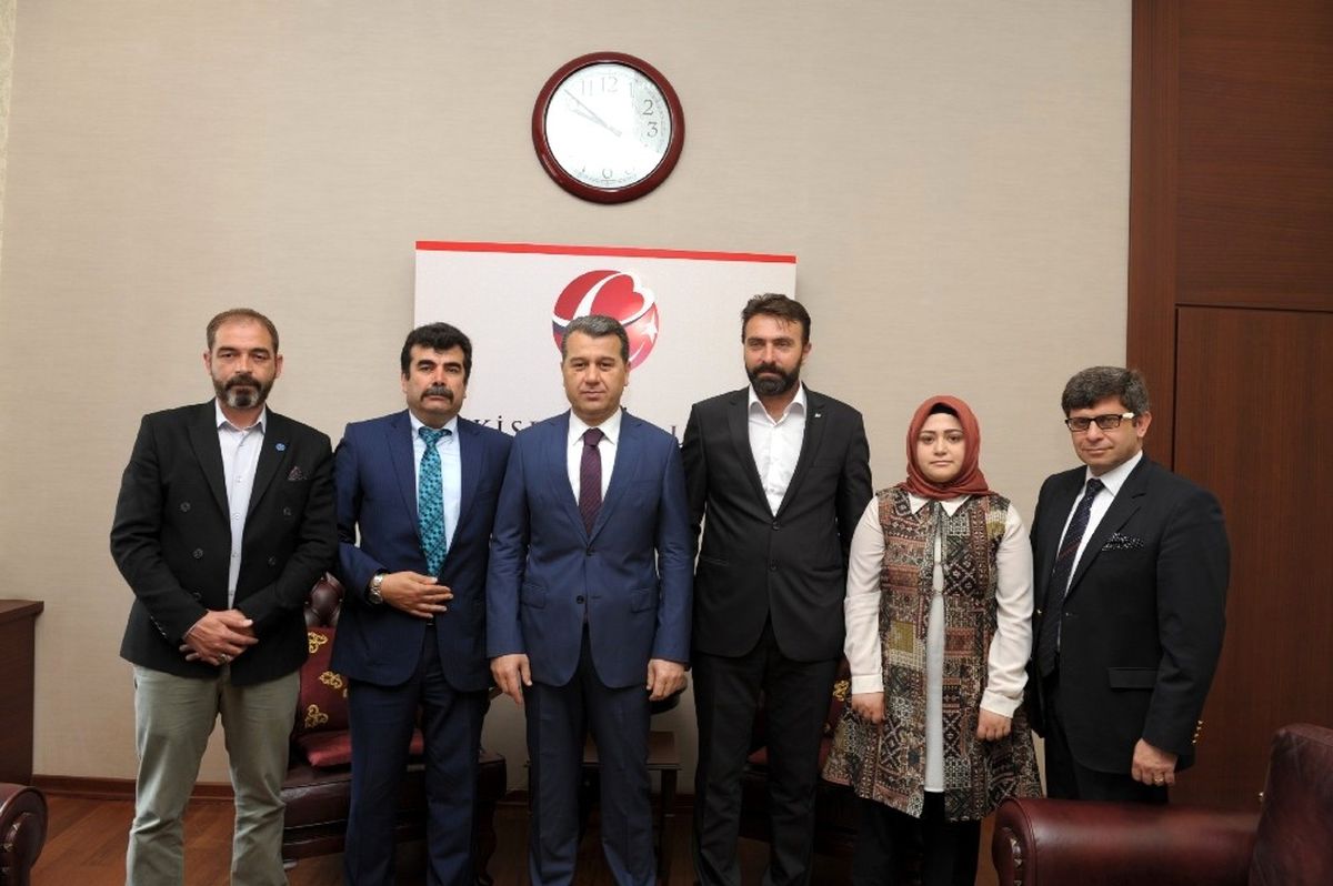 Kayı Boyu Derneği Yöneticileri Vali Çelik\'i Makamında Ziyaret Etti