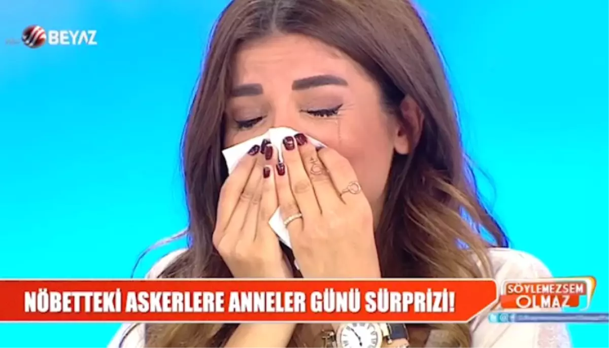 Mehmetçiğe Yapılan Sürpriz, Beyaz TV Sunucusu Bircan İpek\'i Ağlattı