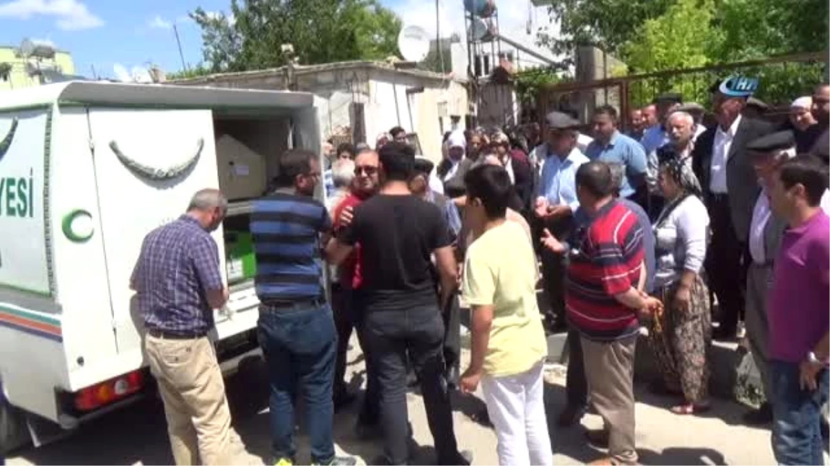 Muğla\'daki Feci Kazada Hayatını Kaybeden Sultan Karadağ Toprağa Verildi