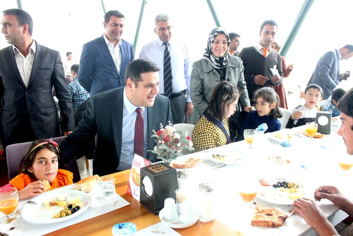 Özel Eğitimli Öğrenciler Kahvaltıda Buluştu