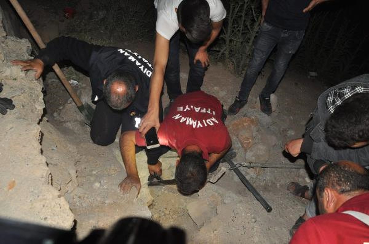 Rögarda Mahsur Kalan 5 Köpek Yavrusu 1 Saatte Kurtarıldı