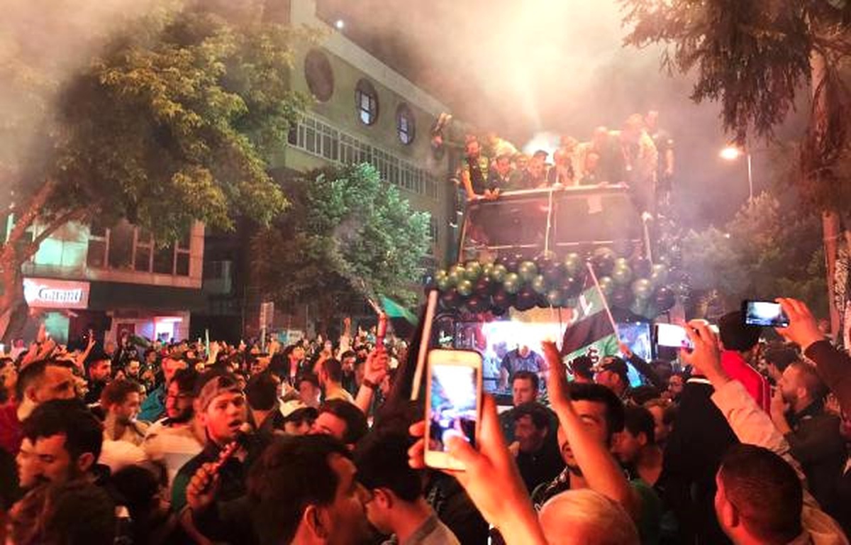 Sakaryaspor\'un 2. Lige Yükselmesini Kutladılar