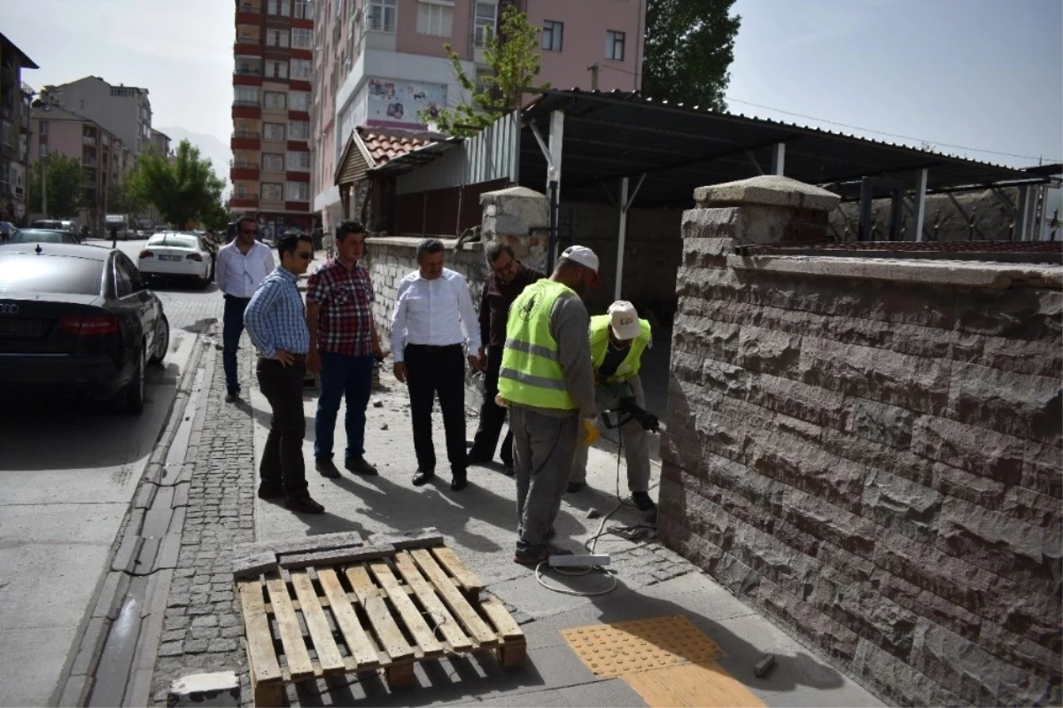 Seydişehir\'de Hükümet Konağı Bahçesi ve Çevresi Düzenleniyor