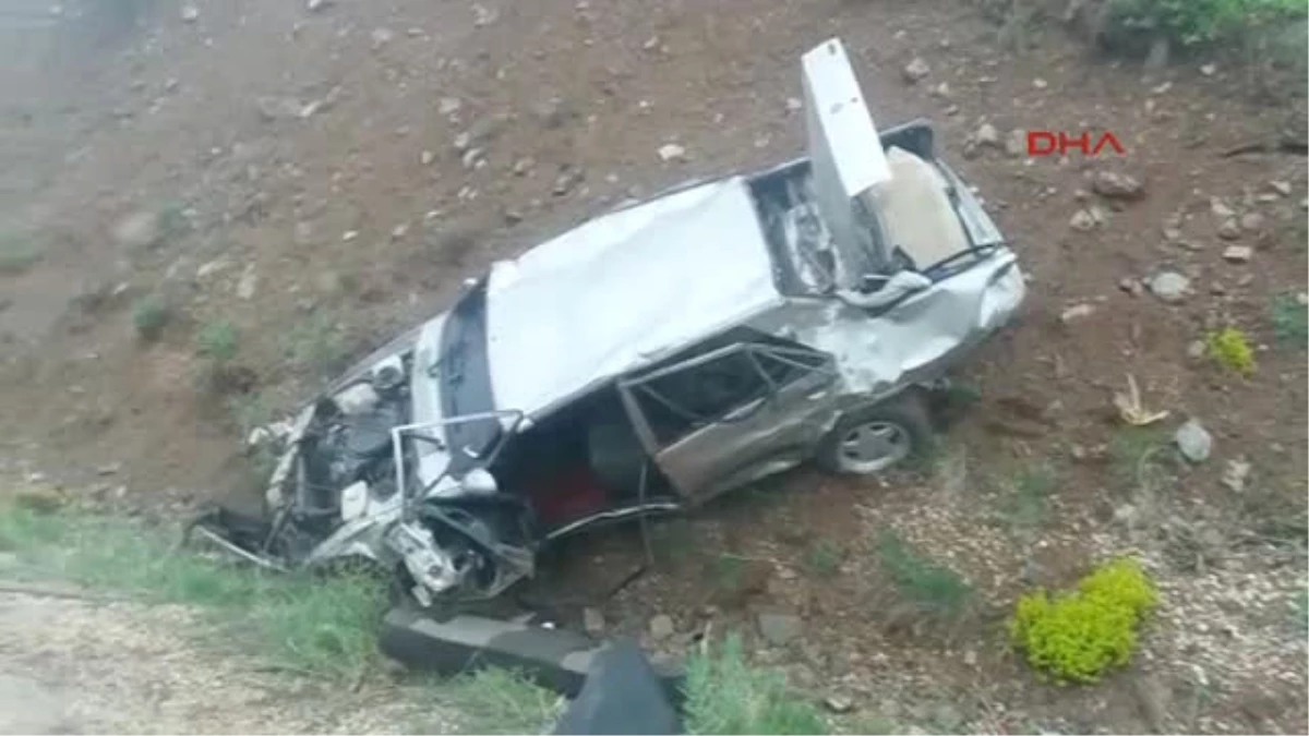 Sivas Otomobil 90 Metre Uçuruma Yuvarlandı: 1 Ölü, 1 Yaralı
