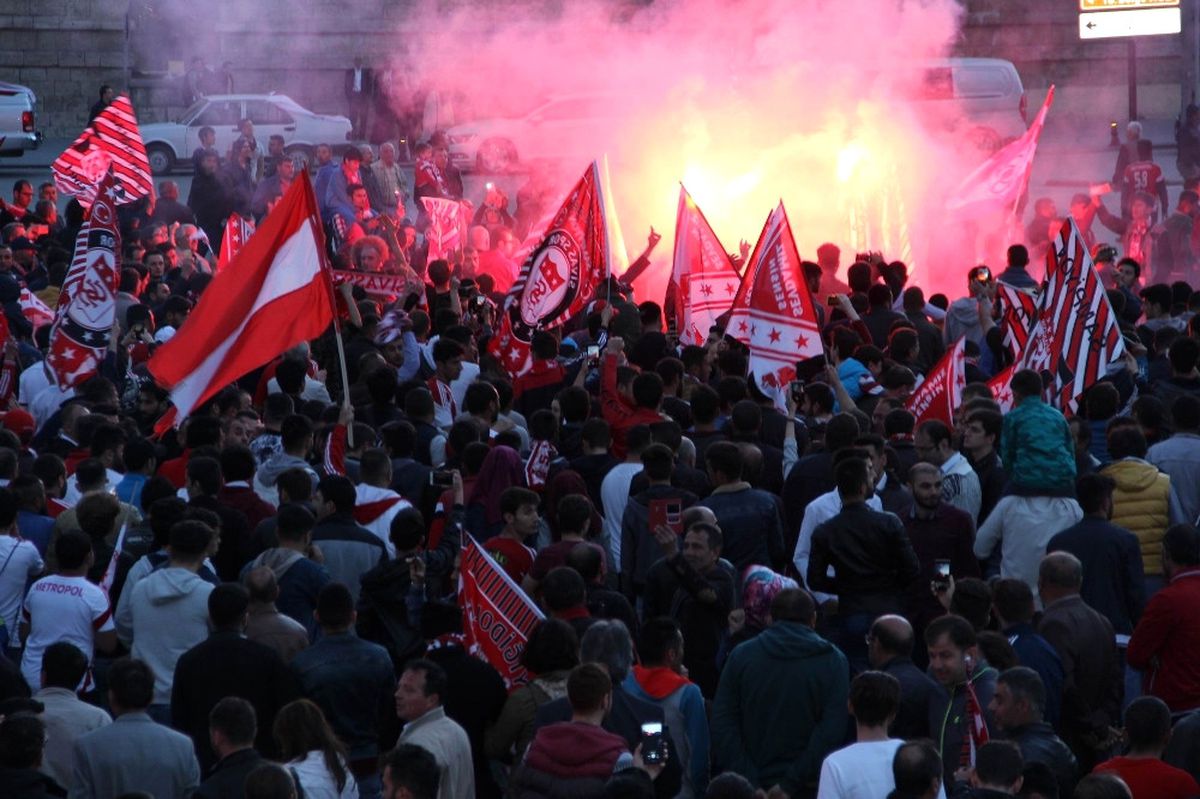 Sivasspor\'a Coşkulu Karşılama