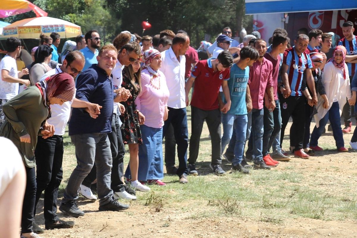 Söke\'de Karadeniz Horonu ve Ege Zeybeği 15. Kez Buluştu