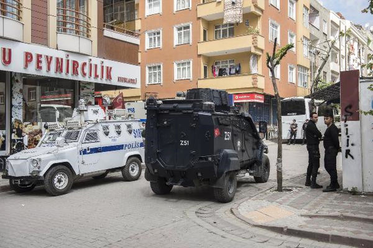 Sultangazi\'deki Gerginliğin Ardından Polis Önlemleri Sürüyor