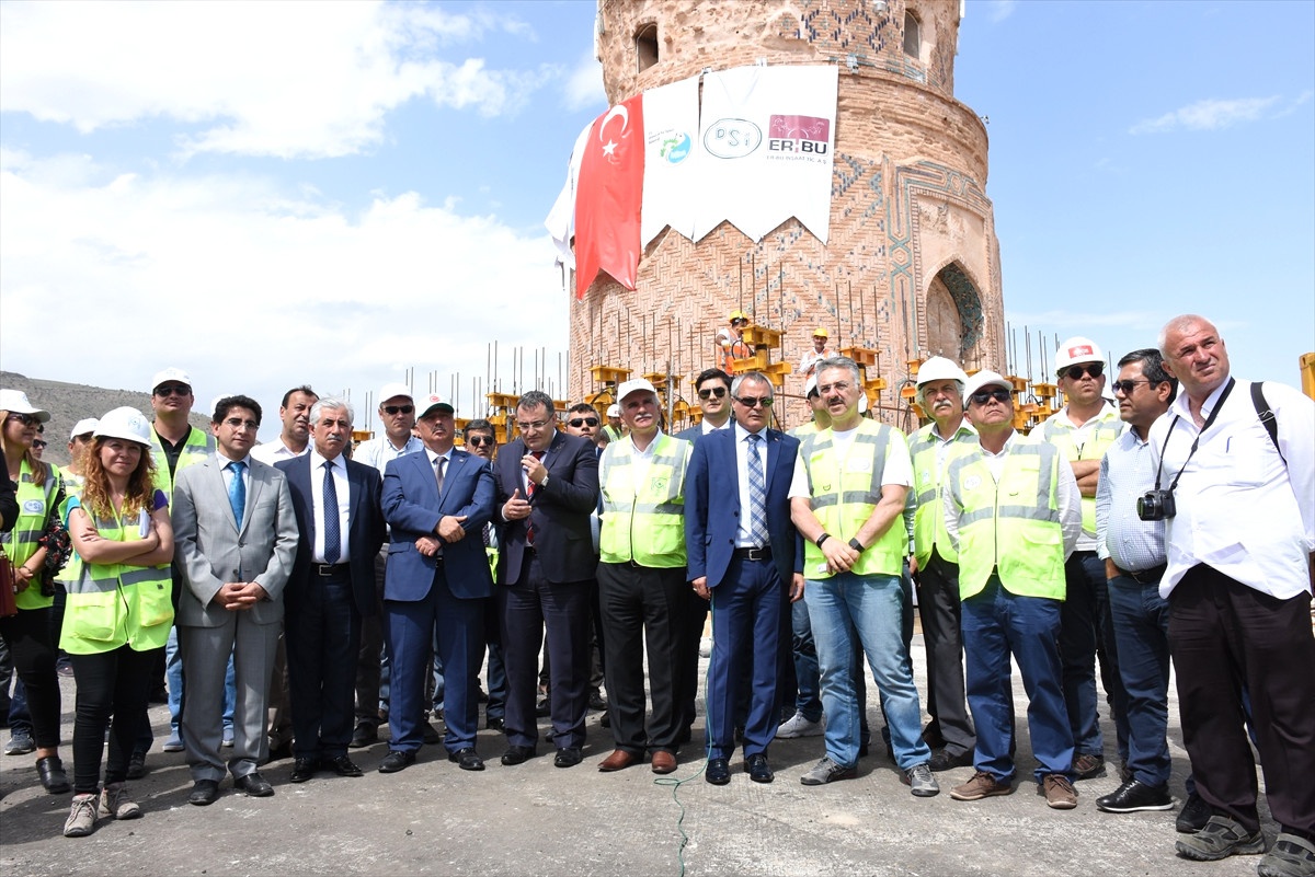Tarihi Zeynel Bey Türbesi\'ne "Deprem İzolatörü"