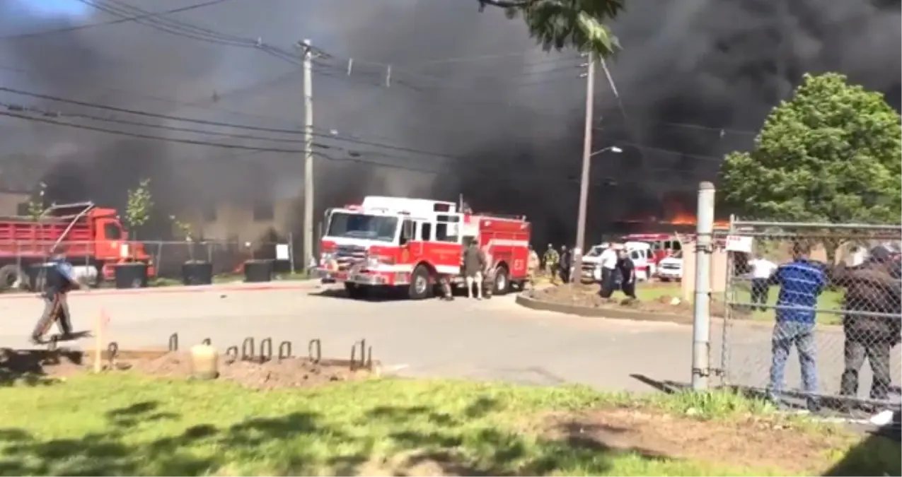 ABD\'de Küçük Uçak Yere Çakıldı: 2 Kişi Hayatını Kaybetti