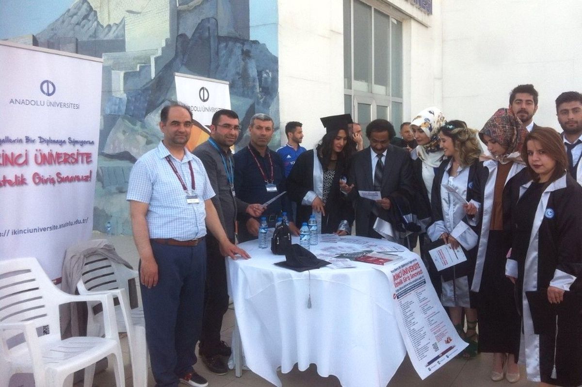 Açıköğretim Bürosu Tanıtım Yapıyor