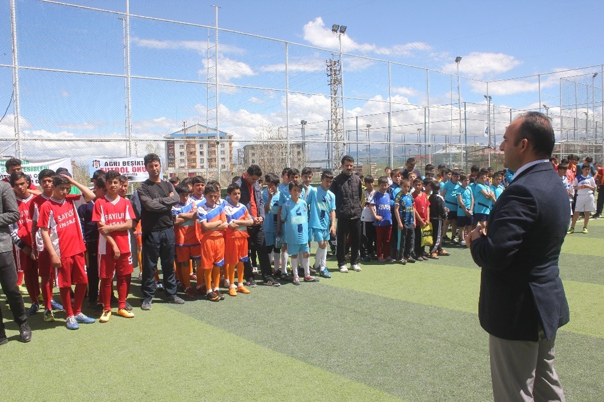 Ağrı\'da Beşiktaş Futbol Okulu Turnuva Düzenledi