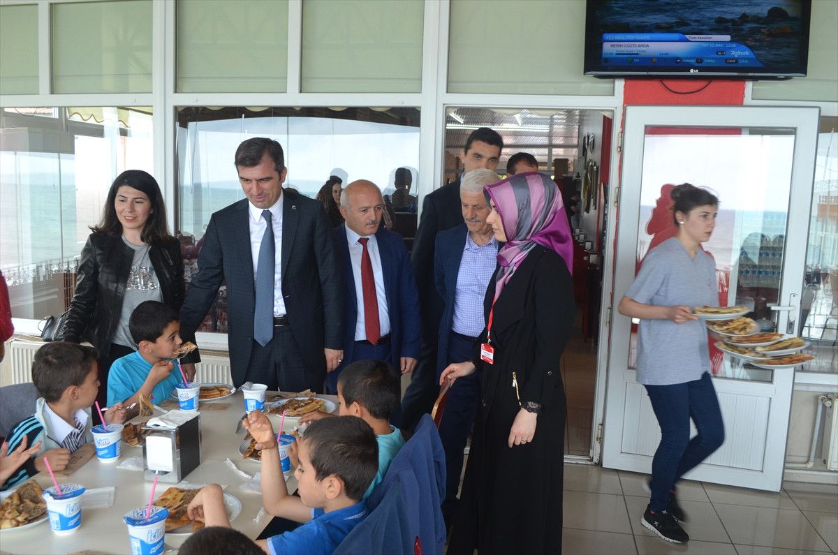 Başkan Yemenici, Sevgi Evleri\'ndeki Çocukları Ağırladı