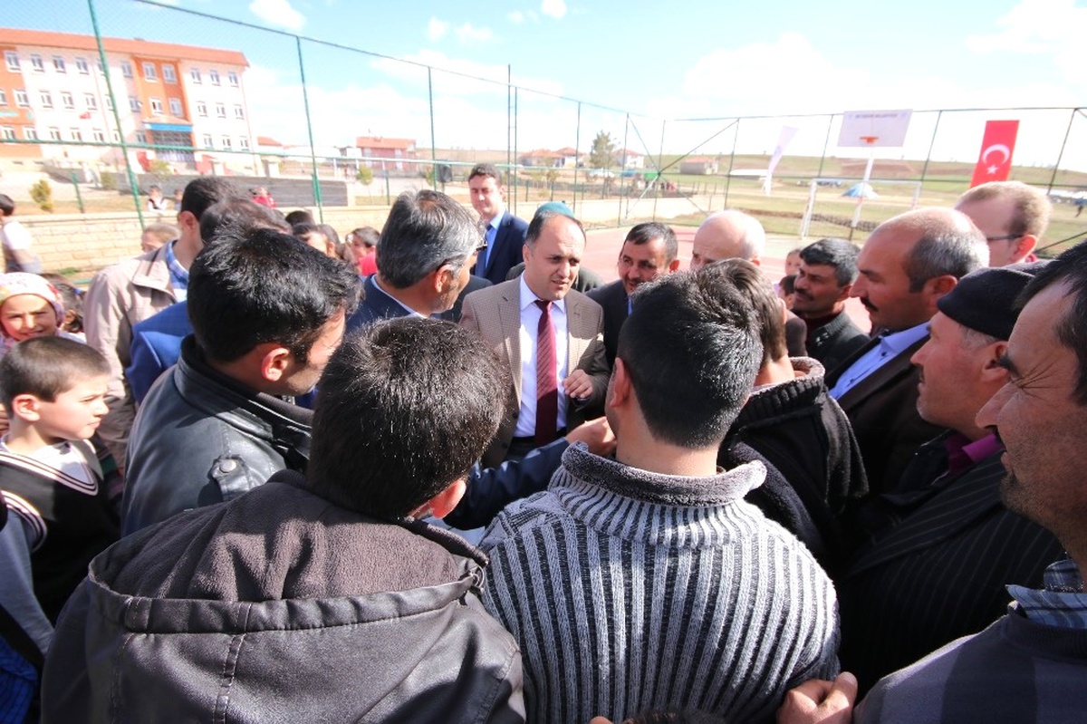 Beyşehir\'in 27 Mahallesi Çok Amaçlı Sahaya Kavuştu