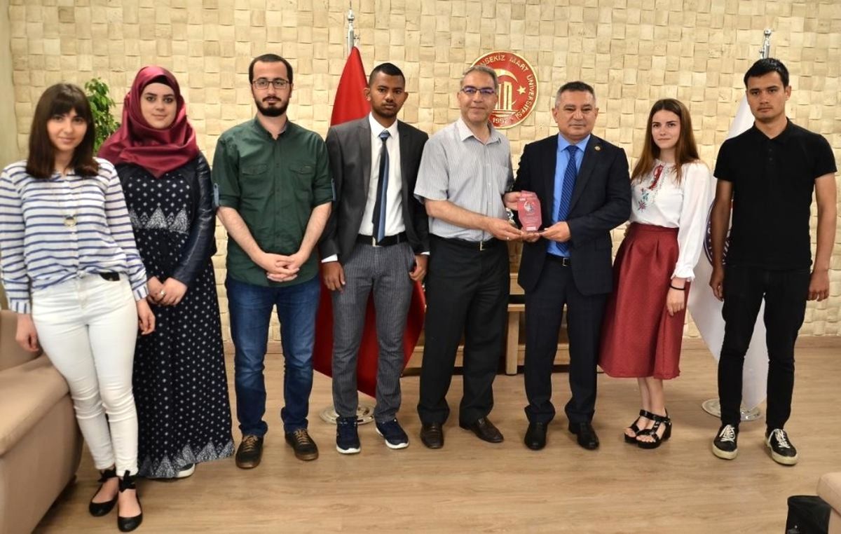 Çanakkale Uluslararası Öğrenci Derneğinden Rektör Acer\'e Ziyaret